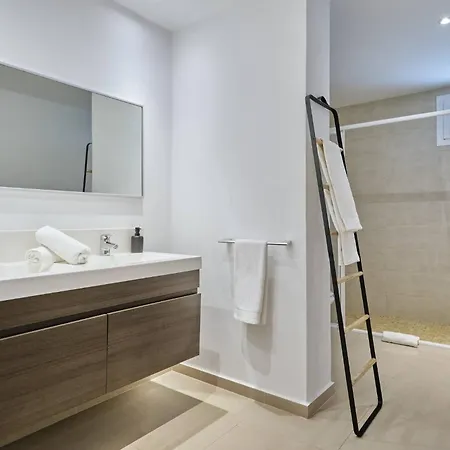 Julieta 2km From Ibiza Town And 1km From Talamanca Villa *