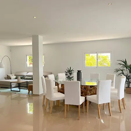 Julieta 2km From Ibiza Town And 1km From Talamanca Villa *