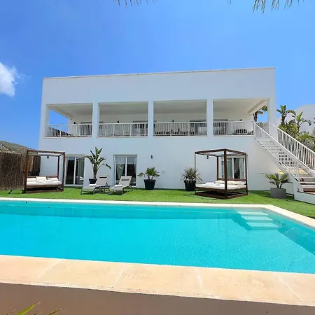 Julieta 2km From Ibiza Town And 1km From Talamanca Villa *