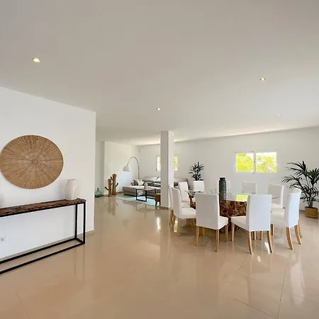 Julieta - Ibiza Ciudad 2 Min * Santa Eulária des Riu